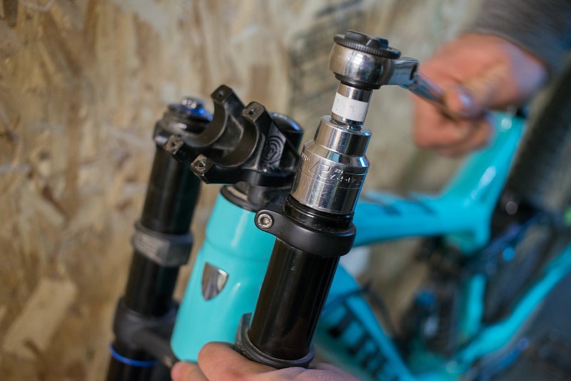Fork Review | SR Suntour Rux | Freehub Magazine